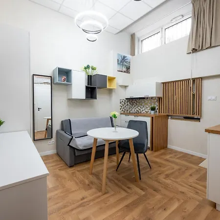 Humblebee Nest Muranow Warsaw