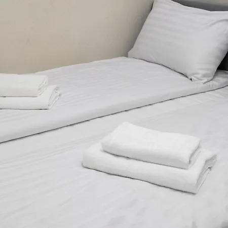 Humblebee Nest Muranow Apartment