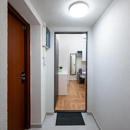 Humblebee Nest Muranow Warsaw