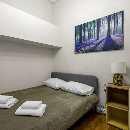 Humblebee Nest Muranow