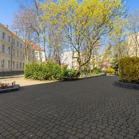 Humblebee Nest Muranow 아파트 *