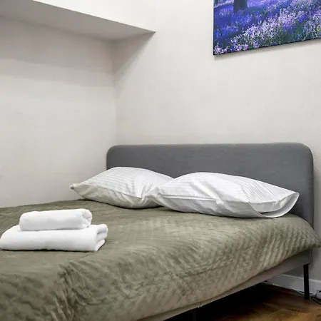 Humblebee Nest Muranow Warszawa