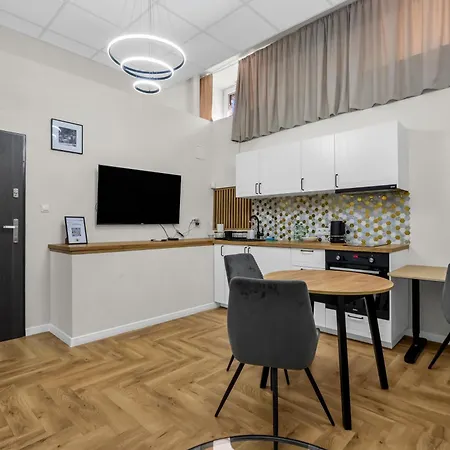 Humblebee Nest Muranow Lägenhet *